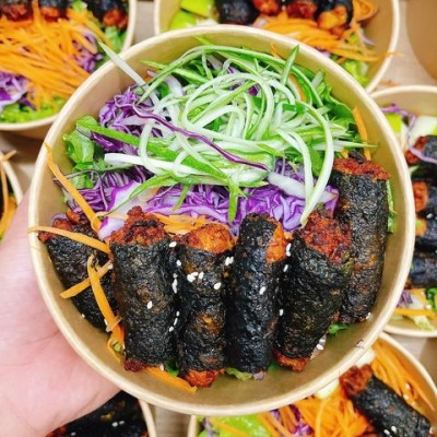 (ĐB) THỨ 3 - CƠM GẠO LỨC GÀ VIÊN SỐT BƠ TỎI