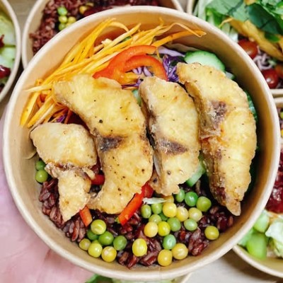 (ĐB) Thứ 7 - Cơm Gạo Lứt Cá Basa sốt Chanh Dây