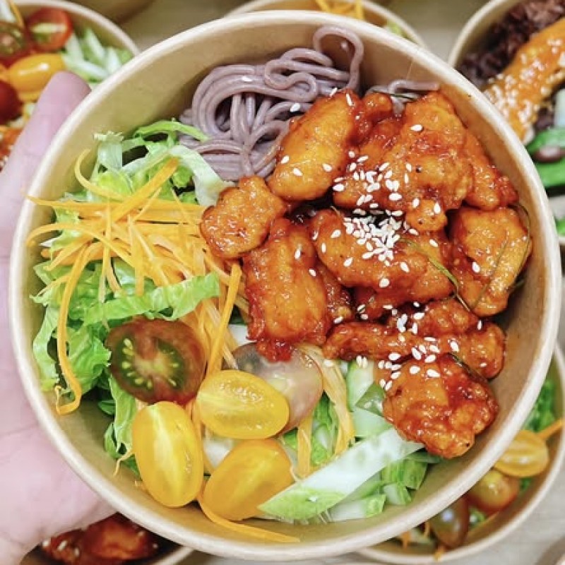 (ĐB) Thứ 6 - Bún Lứt Gà Xốt Chua Ngọt